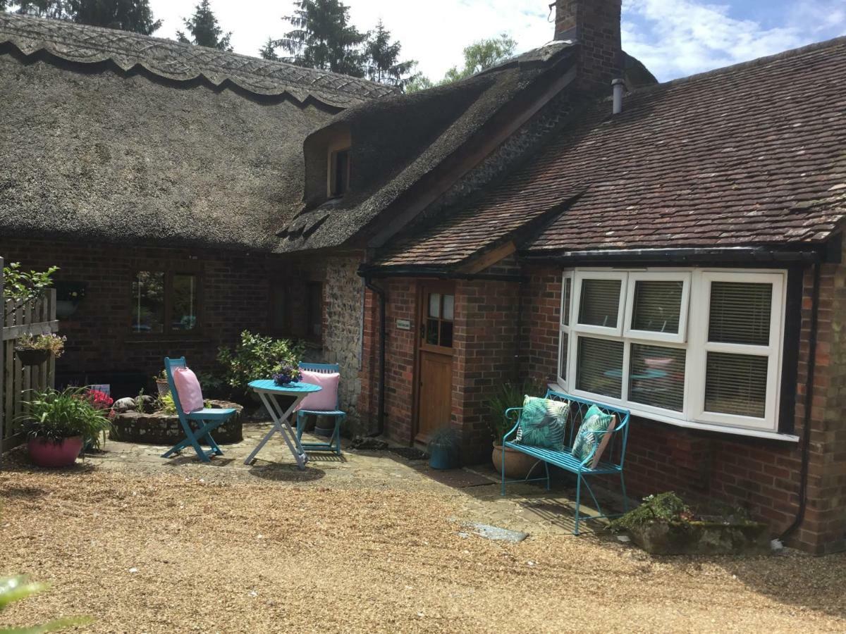 Thatched Cottage Pulborough Exteriér fotografie